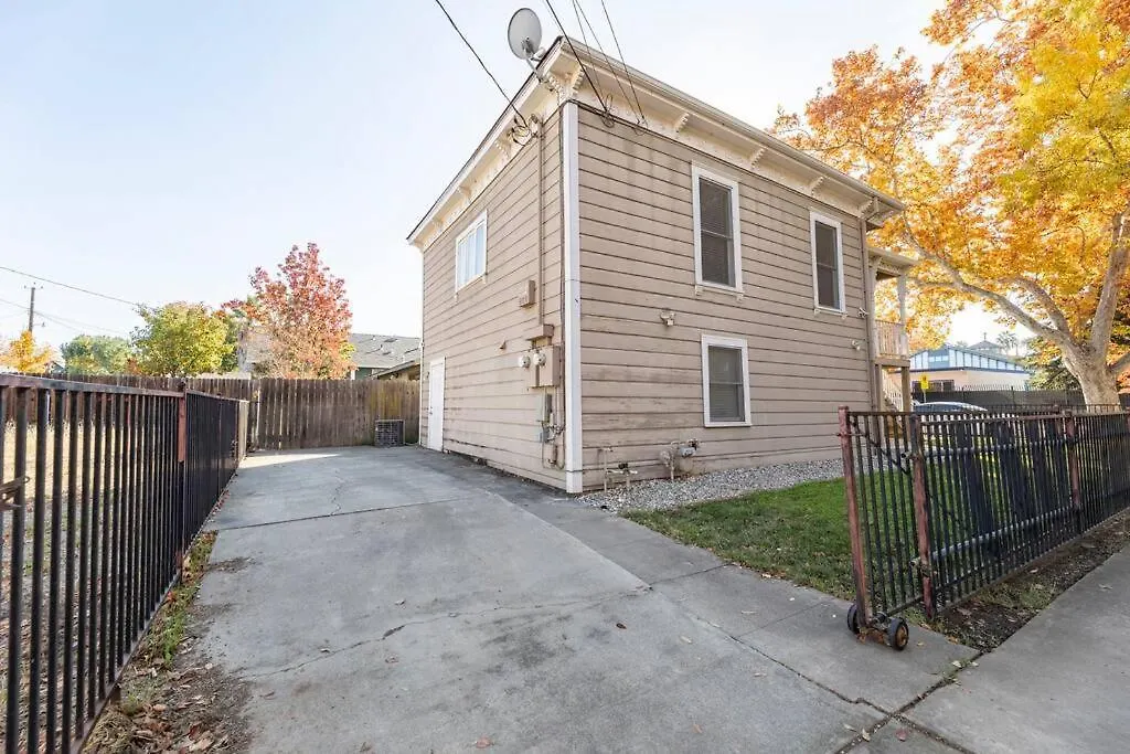 A+ 2 Bedroom Victorian Home Away From Home Sacramento United States