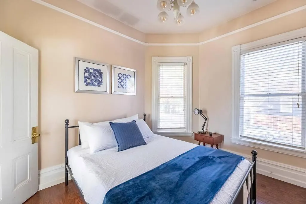 A+ 2 Bedroom Victorian Home Away From Home Sacramento Holiday home