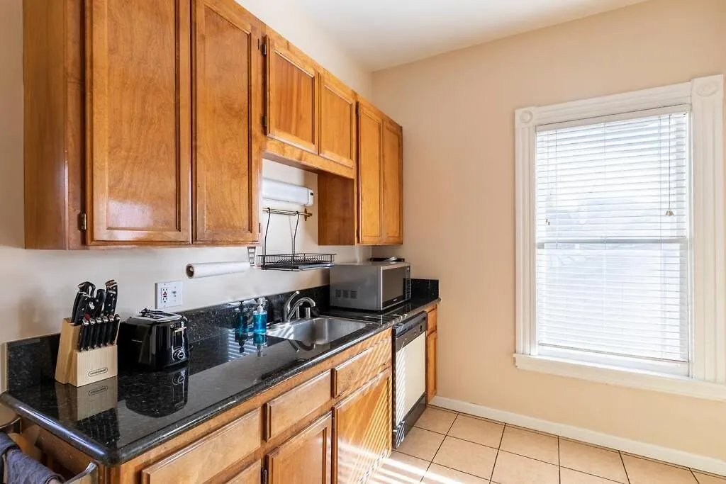 A+ 2 Bedroom Victorian Home Away From Home Sacramento
