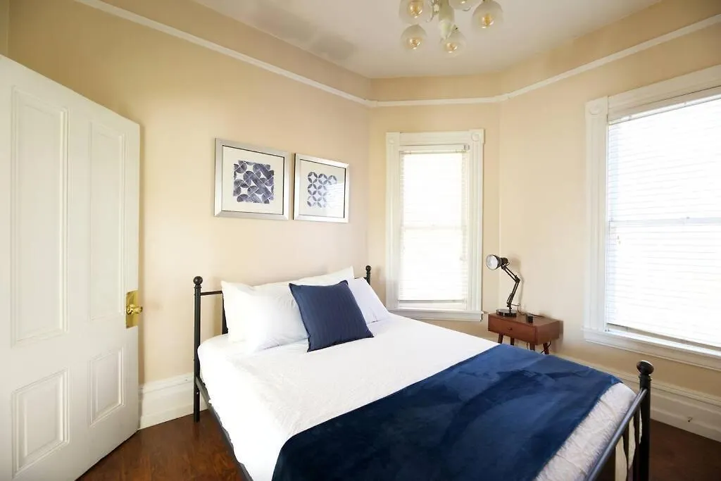 Сasa de vacaciones A+ 2 Bedroom Victorian Home Away From Home Sacramento Estados Unidos