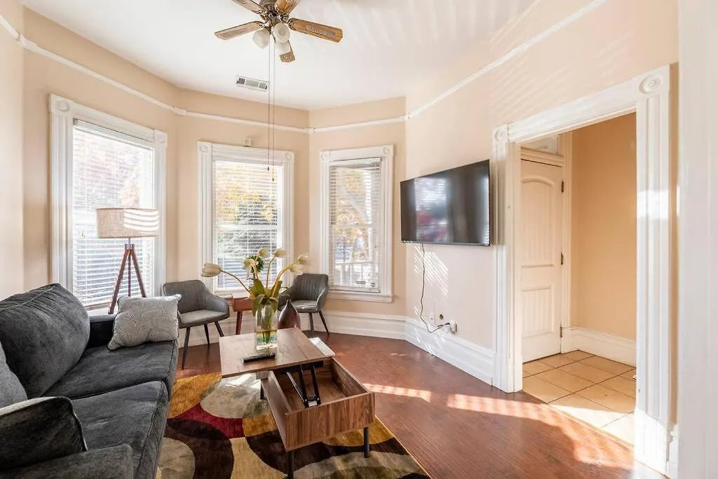 A+ 2 Bedroom Victorian Home Away From Home Sacramento
